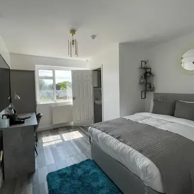 Isabella Rooms