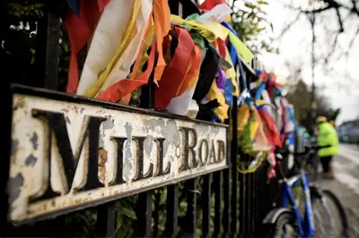 a sign on a fence with the word nile road at Luxurious apartment just off Mill Rd, near station - walk to historic city centre in Cambridge