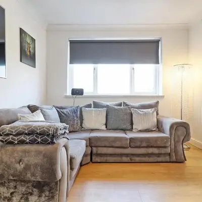 Lavish Rayleigh Apartment - LMV Property