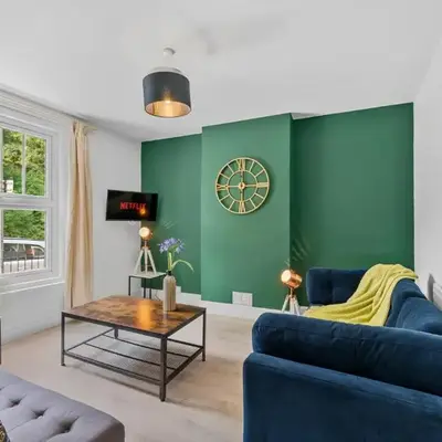 Pristine House - Sleeps 10 - Amazing Location
