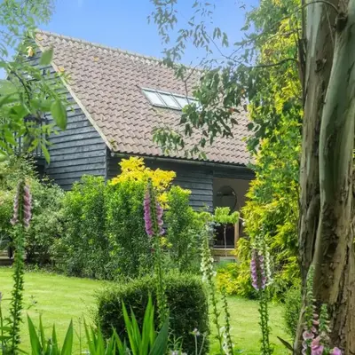 Attractive 2 storey