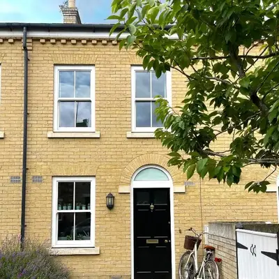 Vibrant Mill Road Oasis - Peaceful House with Garden near station
