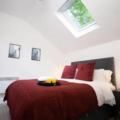 The Den - KING BED