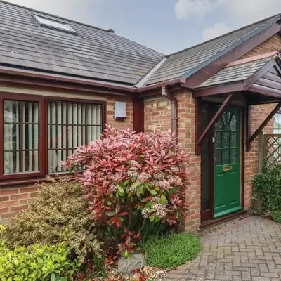 256 London Road
