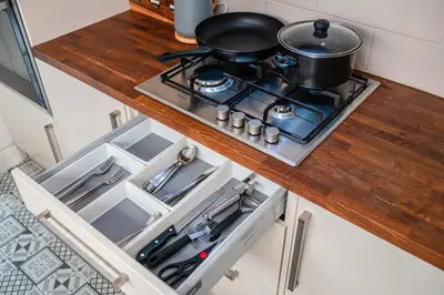 a kitchen stove with a pot on top of it at SuffStay in Ipswich