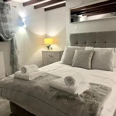Duchess Apt 2 Modern 3Bedroom Apartment in Colchester Ideal for Long Stays