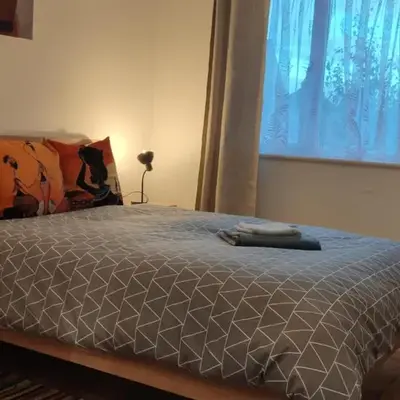 Apartment - Sleeps 4 - Parking - WiFi