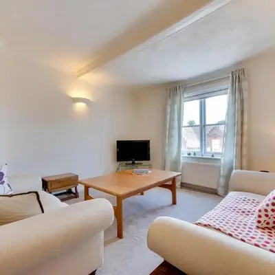 3 Bed in Woodbridge oc-tst