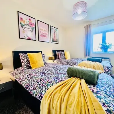 Hidden Gem in Chelmsford by Artisan Stays I Weekly or Monthly Stay Offer I Free Parking I Sleeps 5
