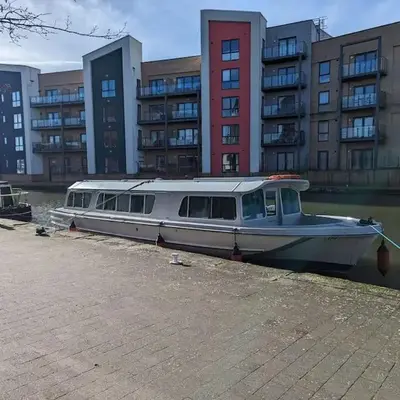New Horizon - A beautiful boat very conveniently located in Chelmsford City