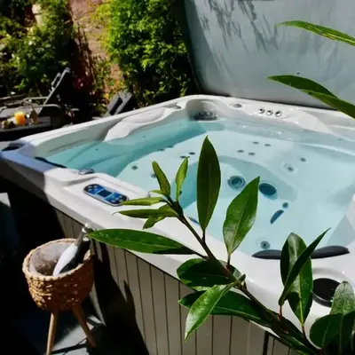 Luxury 3 Bed Manor House Hot Tub Cinema Room SkyTV