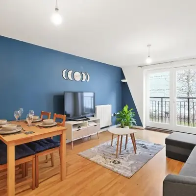 Central Bishops Stortford 2BR Apartment