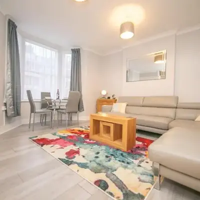 Beautiful Ground Floor Victorian Apartment