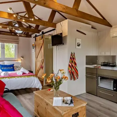 1 Bed in Chelmondiston oc-l29137