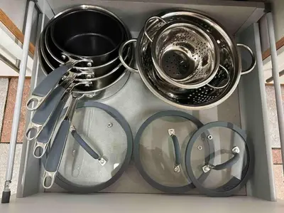 two pans and a bucket in a box at 6 Bedroom House - DISC0UNTS - Parking, Contractors, Group, Family in Braintree
