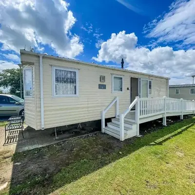 Homely 6 Berth Caravan With Decking And Wi-Fi At Seawick