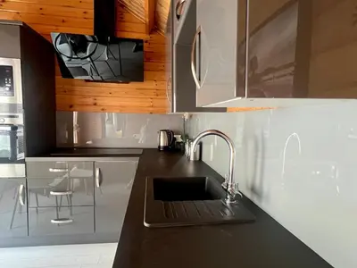 a kitchen with a sink and a counter top at Duchess Lodge In Colchester 1BR,Couples, Contractors,Business Travellers, Free WIFI, Secure Parking in Colchester
