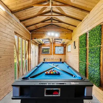 Spacious 4 Bed In Cambridge - Garden - Games Room
