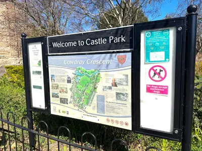 a sign for the welcome to castle park at Colchester City Luxury With Free Parking and 5 G WIFI in Colchester