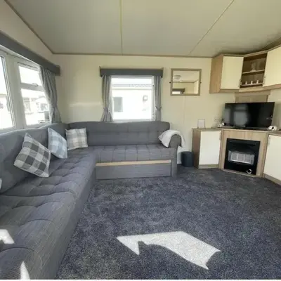 3 Bed Caravan Sleeps 8 - Parking Bbq Pool