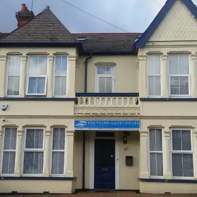 Southend Guest House - Close to Beach