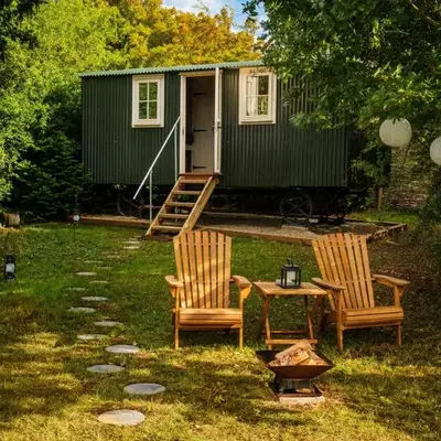 Hill Top Hideaway Shepherds Hut with Hot Tub