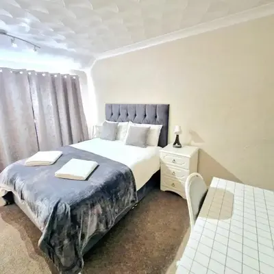 Cosy Luxurious Large 3 bedroom house