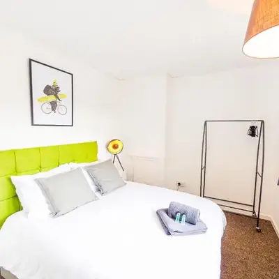 Contractor's Haven 4BED 2BATH House in Ipswich with FREE Parking