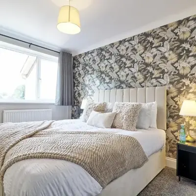 Modern 5-Bed Property