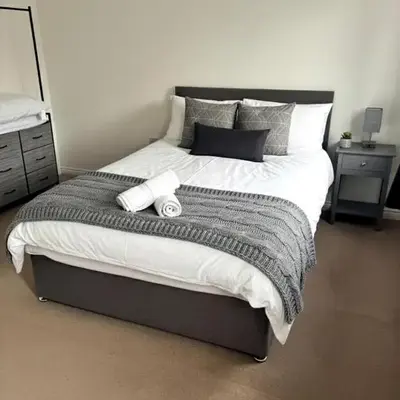 Colchester Retreat 4br 2bath Ample Street Parking