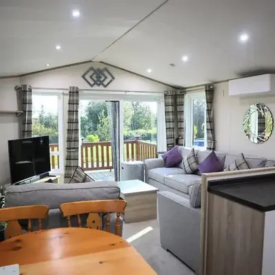 Amazing Lodge with Hot Tub