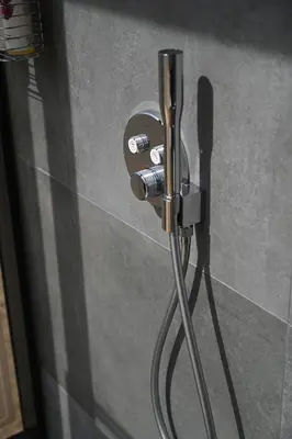 a showeruliculiculiculiculiculiculiculiculiculiculiculiculiculic at Mirror Houses Pound Farm - Pond OOD in Saxmundham