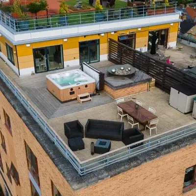 Penthouse with Hot Tub by Cambridge Station