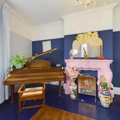2 Bed Apartment- Leigh Broadway
