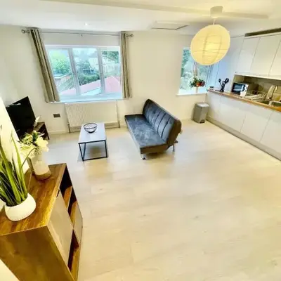 Modern 2 bedroom apartment in cambridge