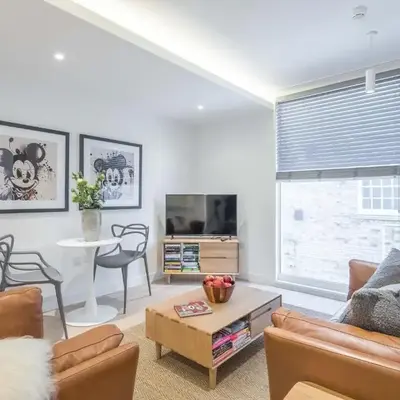 Stunning Central Apt With Parking