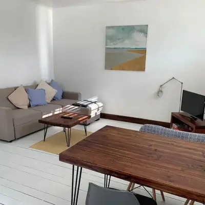 Charming 2-Bedroom Maisonette