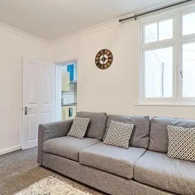 Spacious 4 Bedroom Home - Sleeps Up to 9 Guests