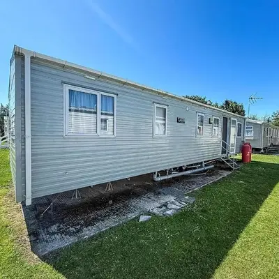 Dog Friendly 10 Berth Caravan At Dovercourt Holiday Park In Essex Ref 44606J