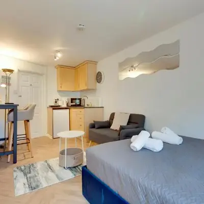 Pass the Keys Stylish and modern apartment