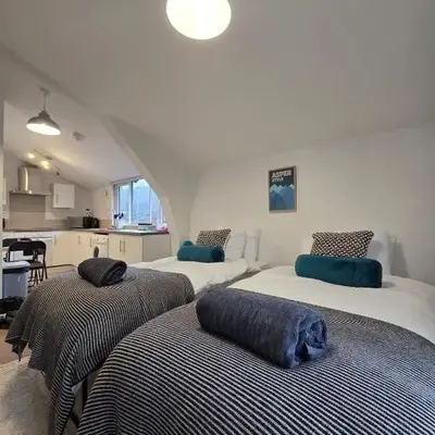 Canalside 1 bed flat