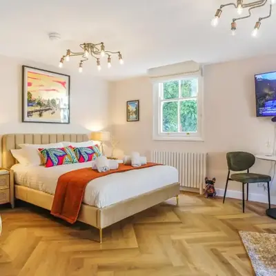 Very best location - Luxury Studio by river and historic city centre