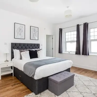 3 Bed Apartment with Balcony in Southend on Sea!