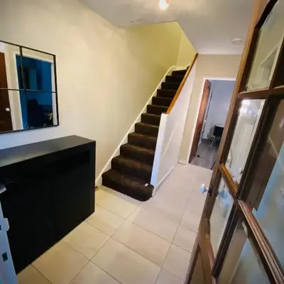 Modern-PetFriendly-privateGarden-Family-20MinToLDN