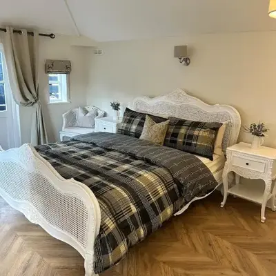 Historic Retreat Near To Mersea Island