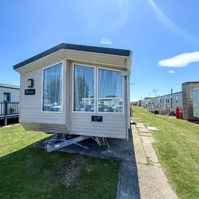 Homely 8 Berth Caravan Near To The Beach In Walton-On-The-Naze Ref 17157P