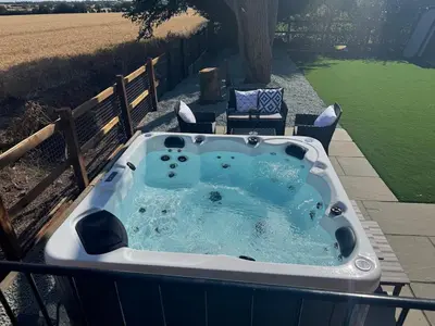 a jacuzziificialificialificialificialificialificialificialificialificialificialificial at Rural Retreats 8 in Southminster