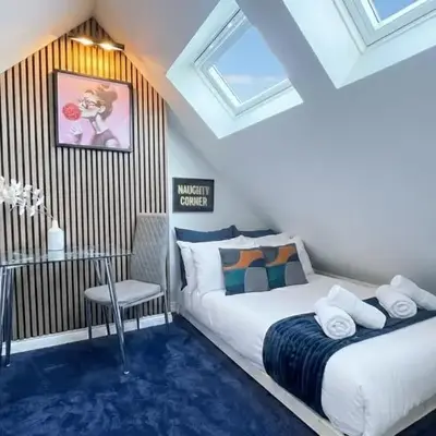 Cosy Loft Retreat off Vibrant Mill Road - walk to station and City centre