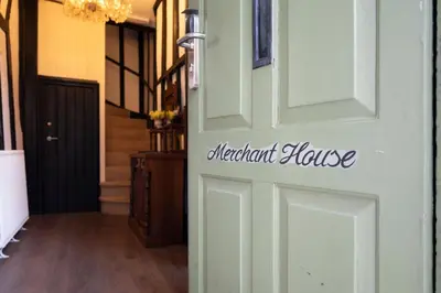 a door with the words independent house written on it at Wool Room, Merchant House, Ipswich in Ipswich