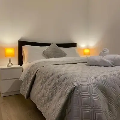 Modern Stay - Walk to Everything 6